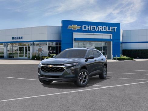 New 2026 Chevrolet Trax LT w/ Sunroof Package FWD image 8