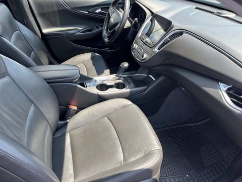 Used 2019 Chevrolet Malibu LT w/ Leather Package FWD image 19