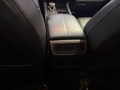Certified 2025 Nissan Pathfinder SL w/ SL Premium Package FWD image 28