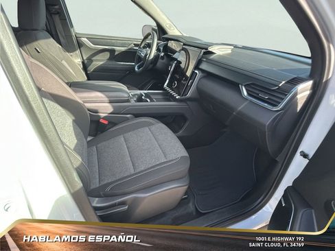 Certified 2025 GMC Acadia Elevation image 35