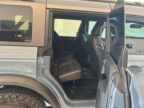Certified 2025 Ford Bronco Big Bend w/ Black Diamond Package AWD/4WD image 9