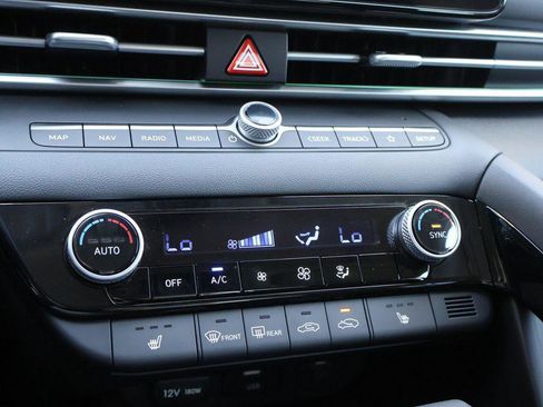 New 2026 Hyundai Elantra Limited image 38