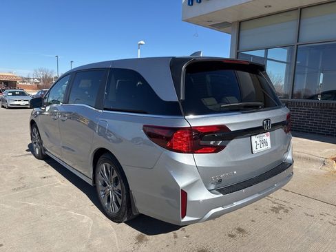 Certified 2026 Honda Odyssey Touring image 7