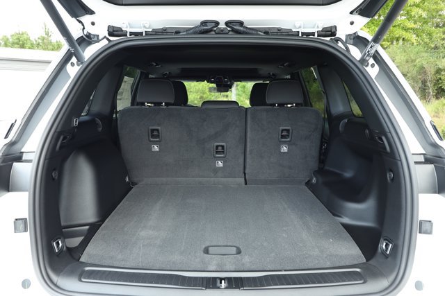 New 2027 Jeep Grand Cherokee Laredo X RWD image 10