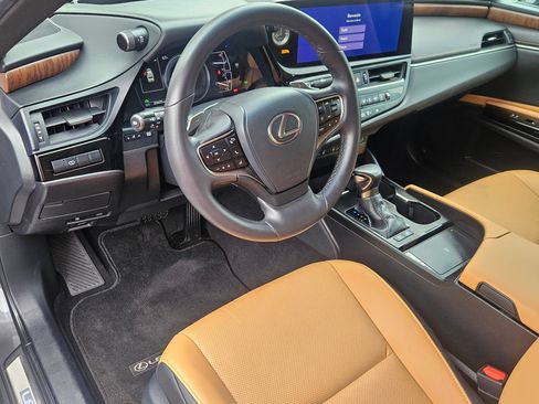 Used 2024 Lexus ES 300h w/ Premium Package FWD image 13