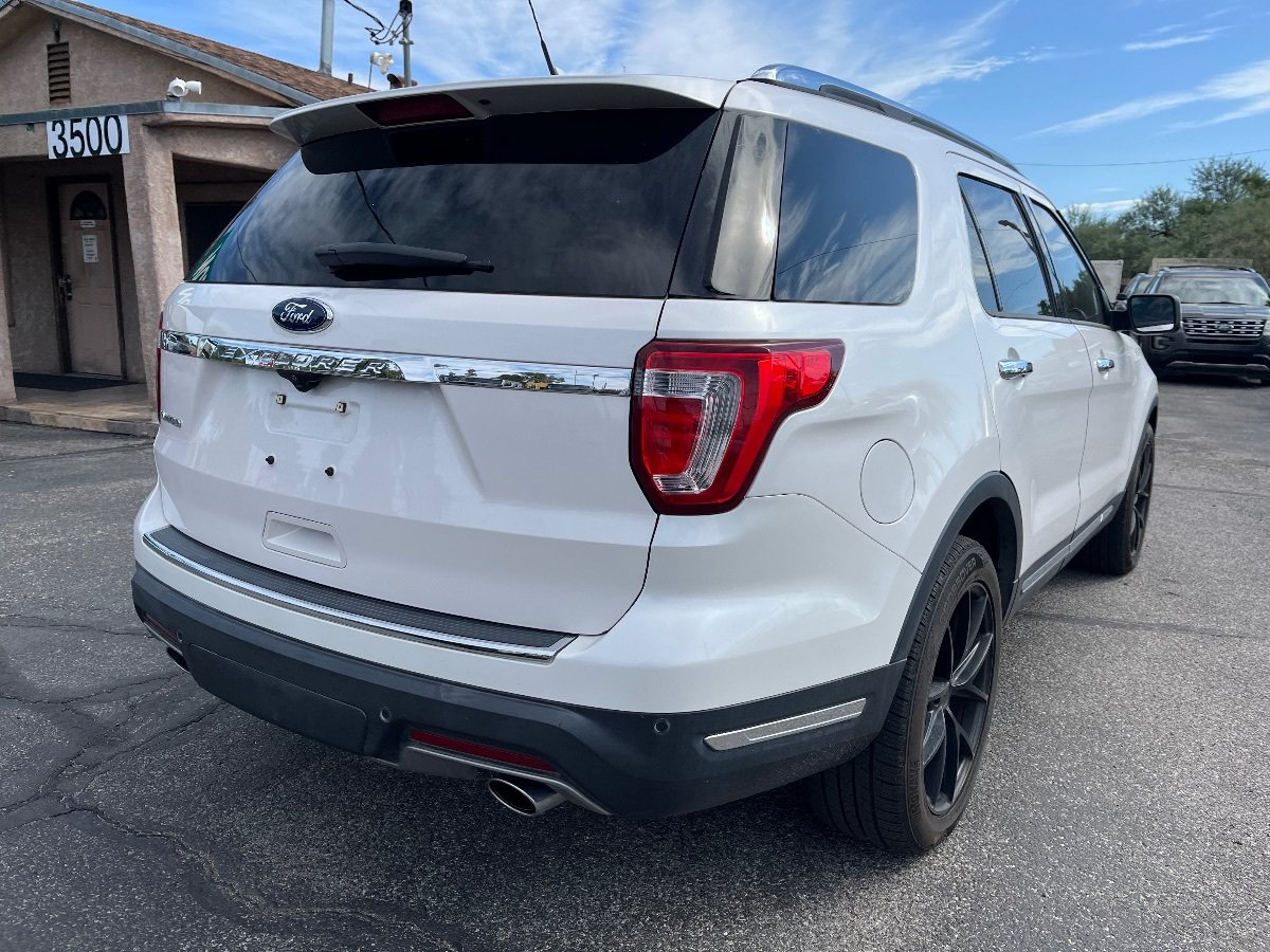 Used 2019 Ford Explorer Limited w/ Class III Trailer Tow Package FWD image 3