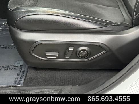 Used 2024 Jeep Grand Cherokee L Laredo image 13