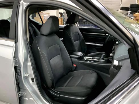 Used 2022 Nissan Altima 2.5 SV image 9