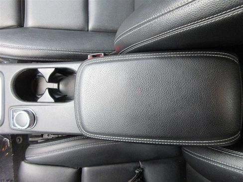 Used 2018 Mercedes-Benz CLA 250 4MATIC image 14