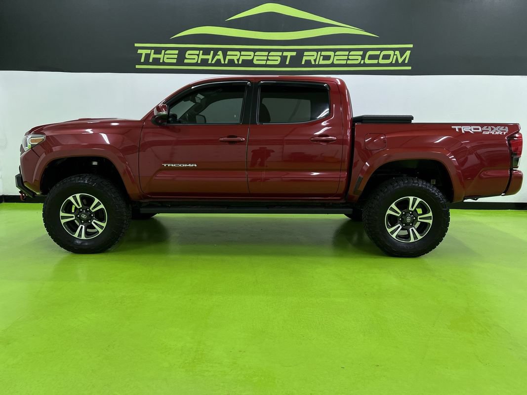 Used 2018 Toyota Tacoma TRD Sport AWD/4WD image 6