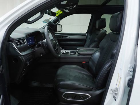 Used 2023 Jeep Wagoneer Series II image 15