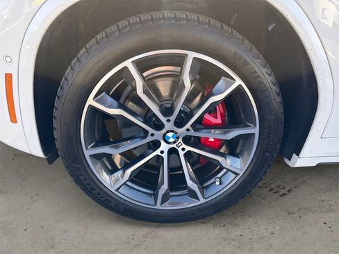 Used 2022 BMW X4 M40i w/ Premium Package image 9