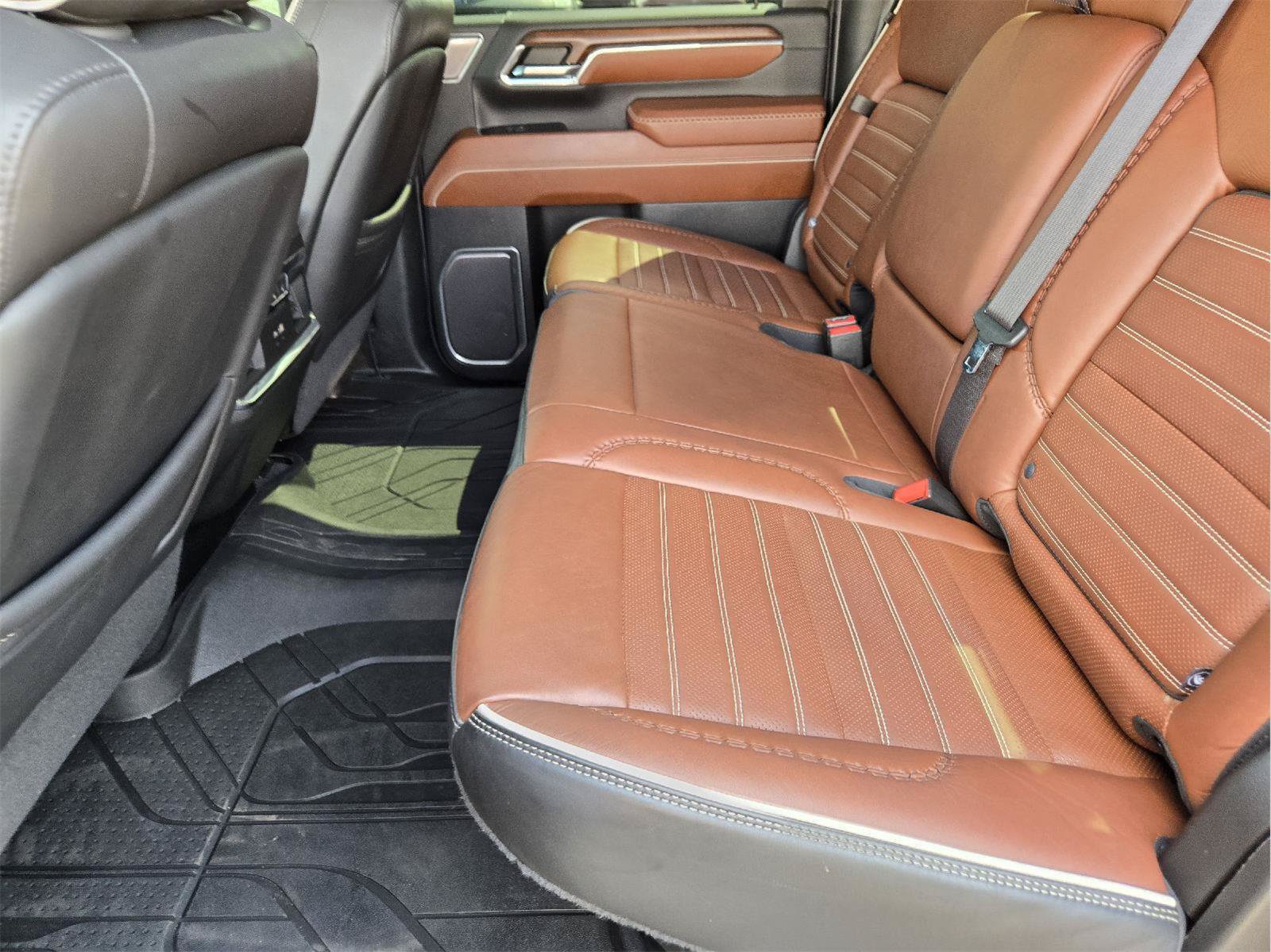 Used 2024 GMC Sierra 2500 Denali Ultimate w/ Max Trailering Package AWD/4WD image 30