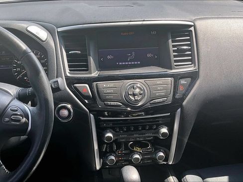 Used 2018 Nissan Pathfinder SV AWD/4WD image 6