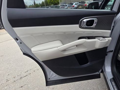 Used 2023 Kia Sorento SX FWD image 19