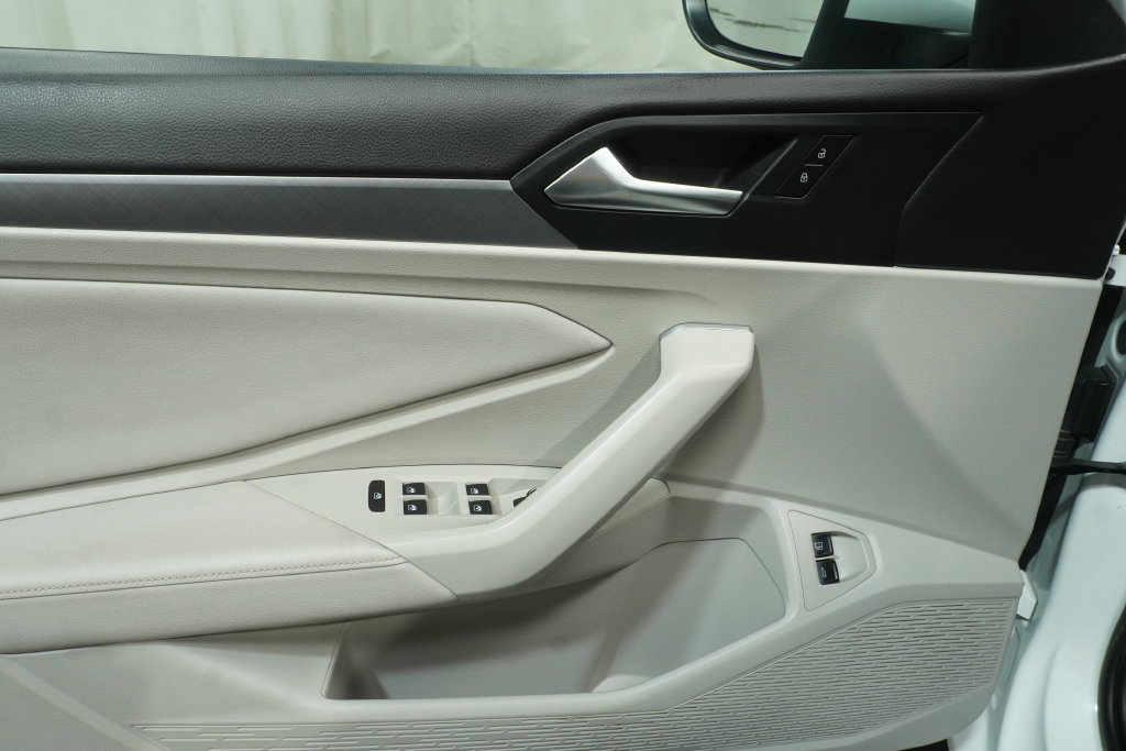 Used 2023 Volkswagen Jetta SE FWD image 18