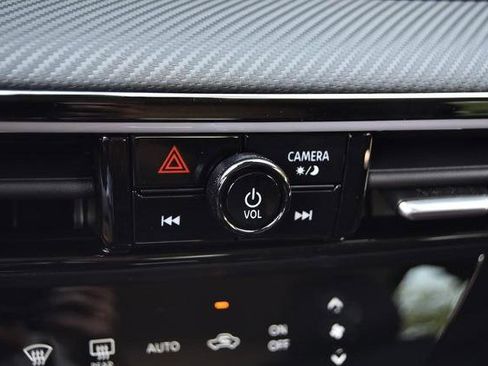 New 2025 Nissan Kicks SR image 16