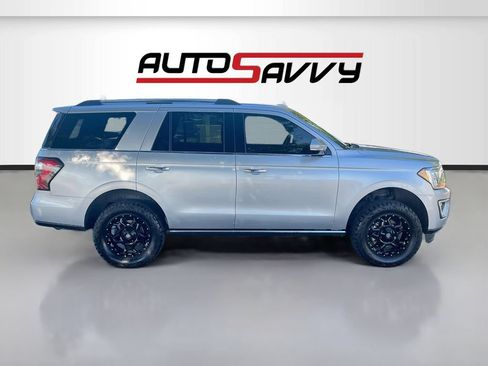 Used 2018 Ford Expedition Limited w/ Equipment Group 301A AWD/4WD image 8