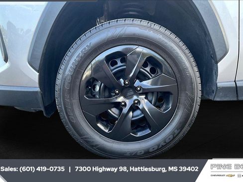 Used 2024 Toyota RAV4 XLE AWD/4WD image 7