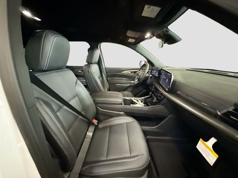 New 2026 Chevrolet Traverse LT w/ LPO, Floor Liner Package image 30