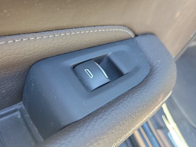 Used 2022 GMC Yukon Denali AWD/4WD image 16