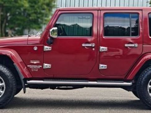 Used 2009 Jeep Wrangler Unlimited Sahara w/ Trailer Tow Group AWD/4WD image 4