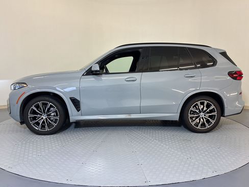 Used 2024 BMW X5 sDrive40i w/ M Sport Package image 2
