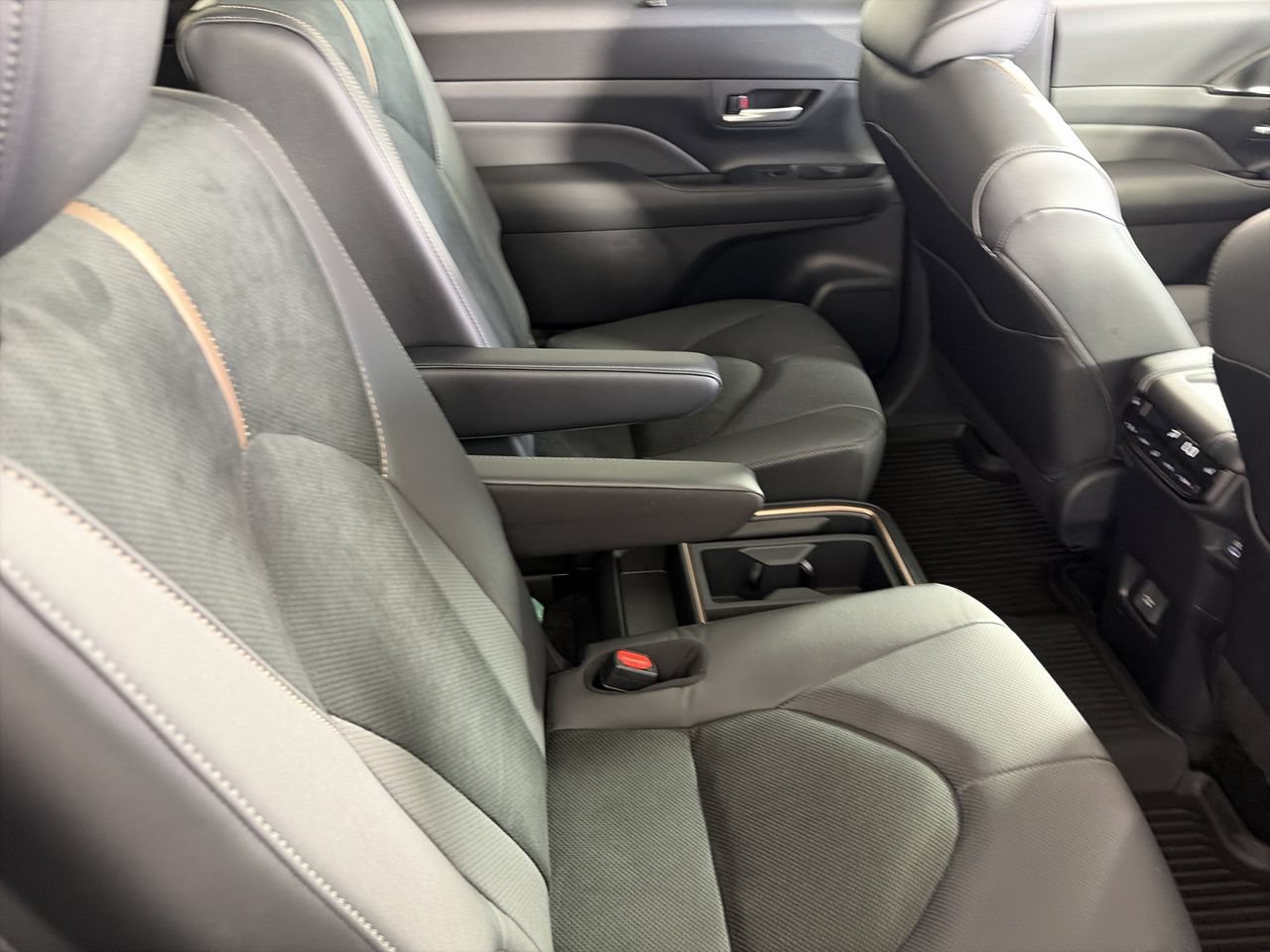 New 2026 Toyota Grand Highlander AWD Hybrid image 24