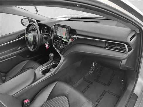 Used 2024 Toyota Camry SE image 20