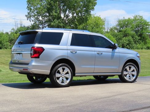 Used 2023 Ford Expedition Platinum AWD/4WD image 3