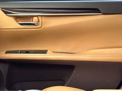 Used 2016 Lexus ES 350 w/ Luxury Package w/Wood Trim FWD image 21