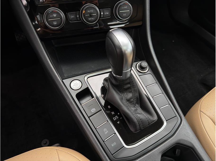 Used 2019 Volkswagen Jetta SE FWD image 18