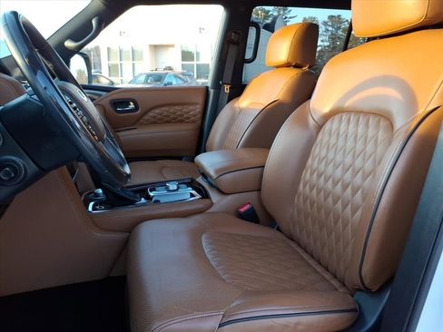Used 2023 INFINITI QX80 Sensory w/ All-Season Package image 14