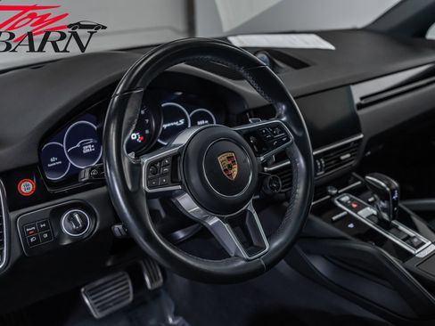 Used 2022 Porsche Cayenne S image 24