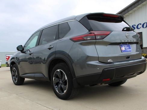 Used 2025 Nissan Rogue SV w/ SV Premium Package AWD/4WD image 7