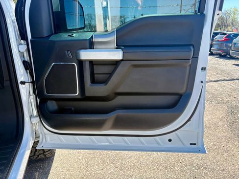 Used 2015 Ford F150 Lariat image 14