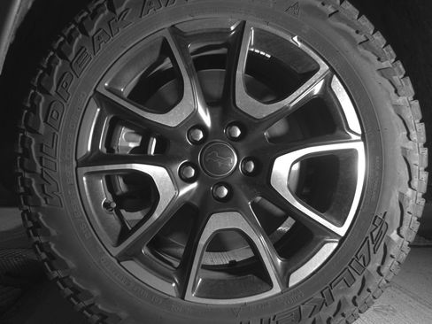 Used 2025 Jeep Compass Trailhawk image 12