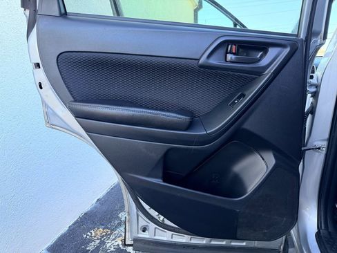 Used 2017 Subaru Forester 2.5i Premium image 29