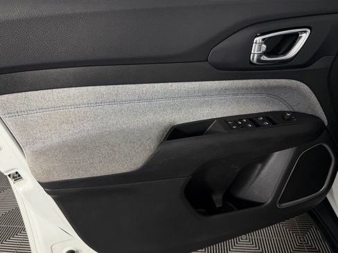 Used 2022 Jeep Compass Latitude image 24