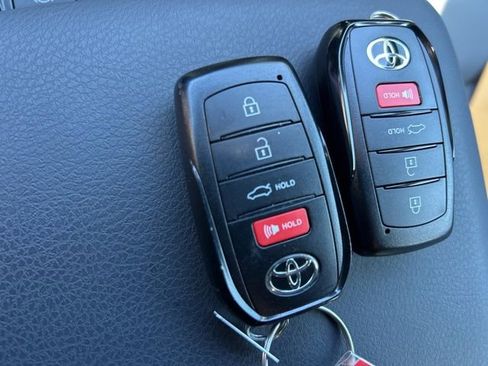 Certified 2025 Toyota Camry SE image 20