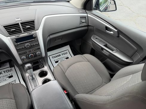 Used 2011 Chevrolet Traverse LT w/ Personal Connectivity Package FWD image 16