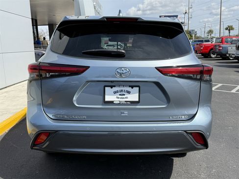 Used 2020 Toyota Highlander Limited image 5