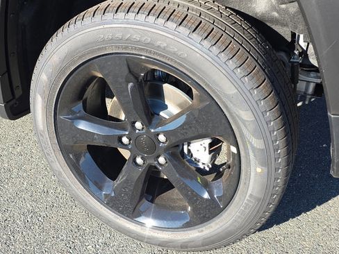 New 2025 Jeep Grand Cherokee Limited image 6