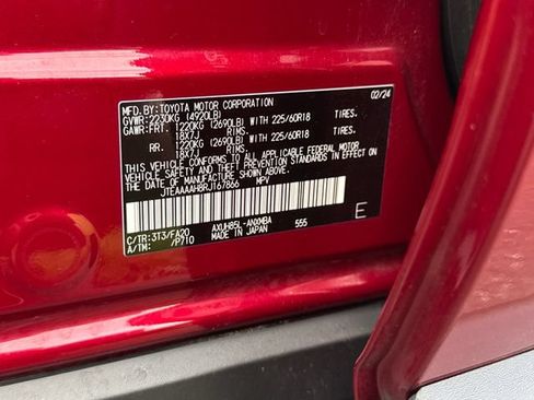 Used 2024 Toyota Venza LE AWD/4WD image 21