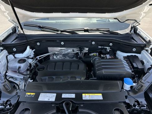 Used 2026 Volkswagen Atlas Cross Sport SEL R-Line AWD/4WD image 31