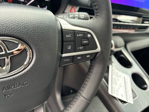 New 2026 Toyota Sienna XLE image 27