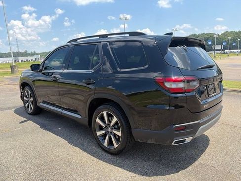 Used 2024 Honda Pilot Touring image 5