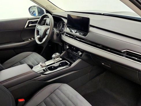 Used 2026 Mitsubishi Outlander LE AWD/4WD image 25