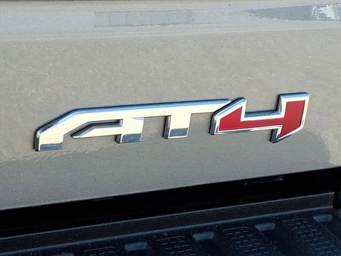 Used 2021 GMC Sierra 1500 AT4 w/ AT4 Value Package AWD/4WD image 17