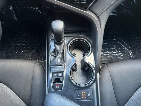 Used 2018 Toyota Camry LE FWD image 18